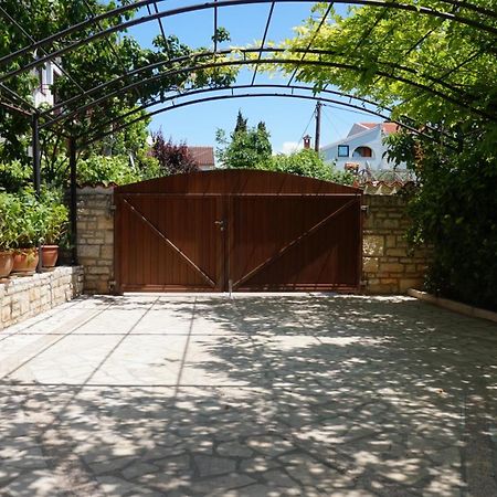 Villa Dolores Rovinj Bagian luar foto